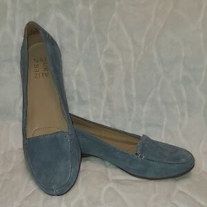 Naturalizer Suede Loafers Light Baby Blue Size 7